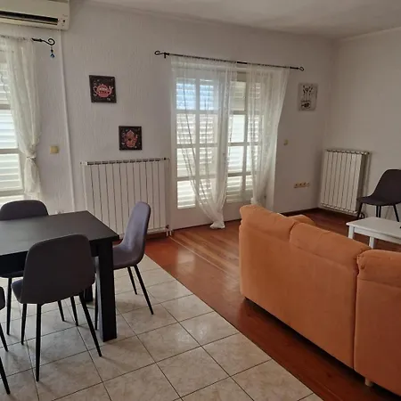 Marta Apartment *